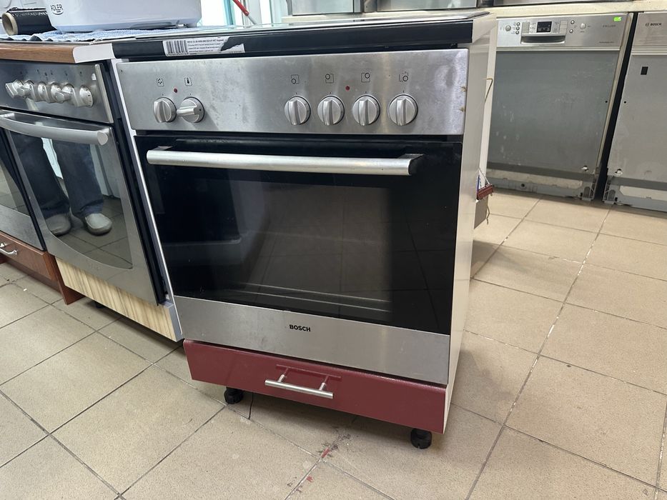 Комплект Bosch электроплита + поверхность