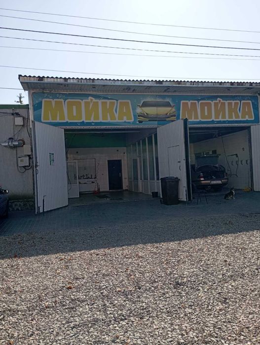 Автомойка, кафе, 2 комерційних приміщення, квартира в одному комплексе