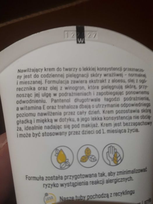 BasicLab Krem nawilżający do twarzy lekka konsystencja