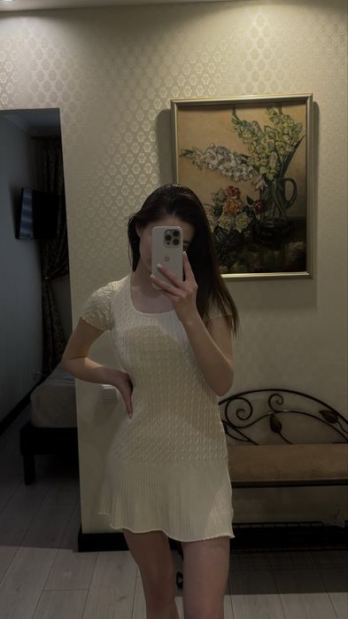 Жіночна, ніжна сукня