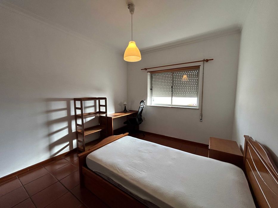 Quarto para Arrendar – Perto das Faculdades – Com recibo