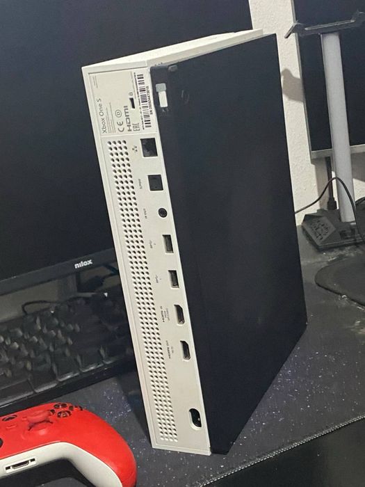 Xbox One S – Para Peças ou Reparação – Boa Oportunidade