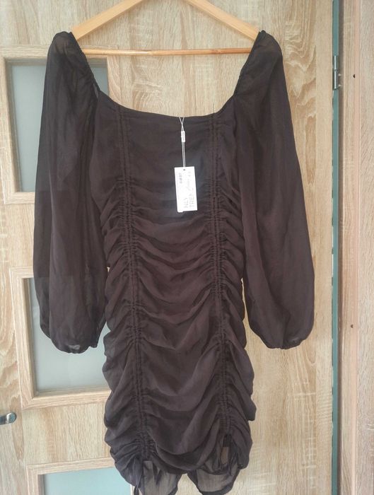 Sukienka brązowa ze ściągaczami