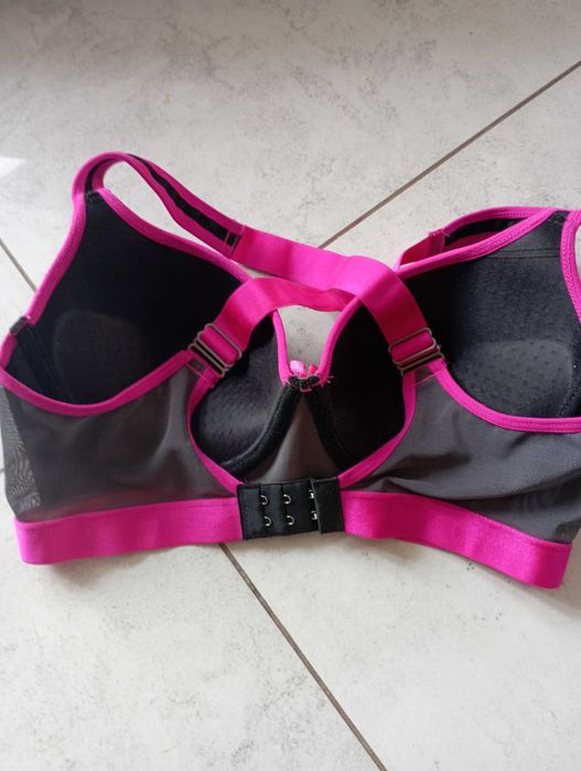 Biustonosz sportowy