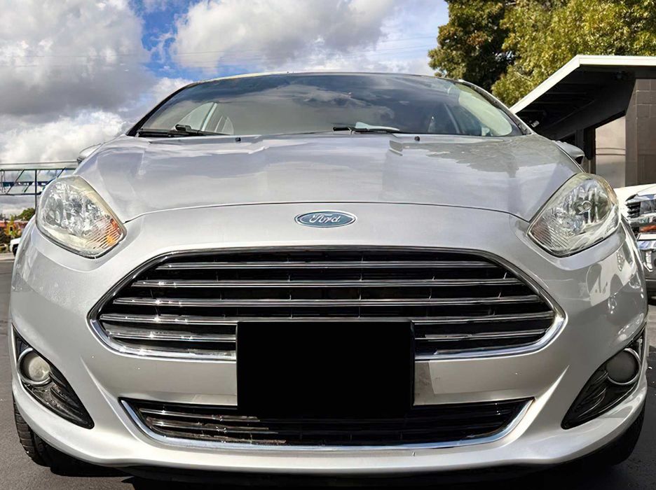 Ford Fiesta Titanium      2015