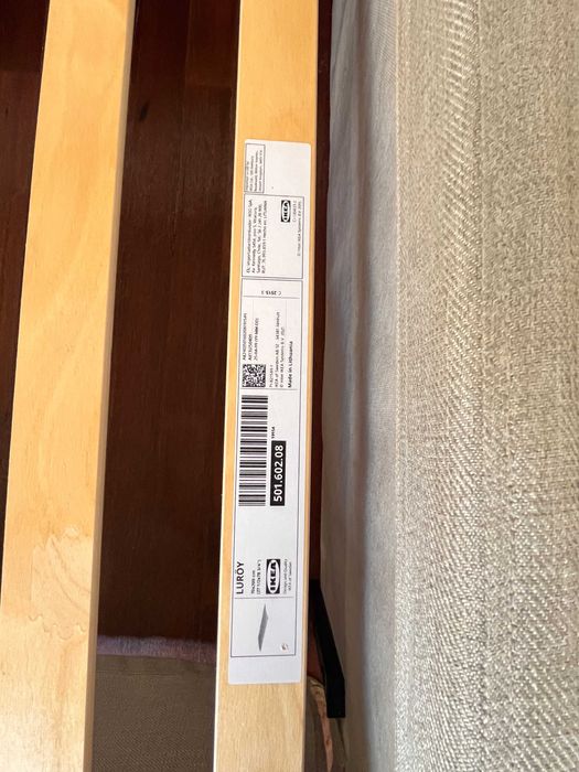 Cama e estrado IKEA com oferta de colchao