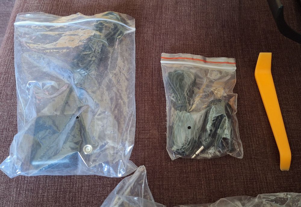 Rádio de carro com suporte e camera traseira