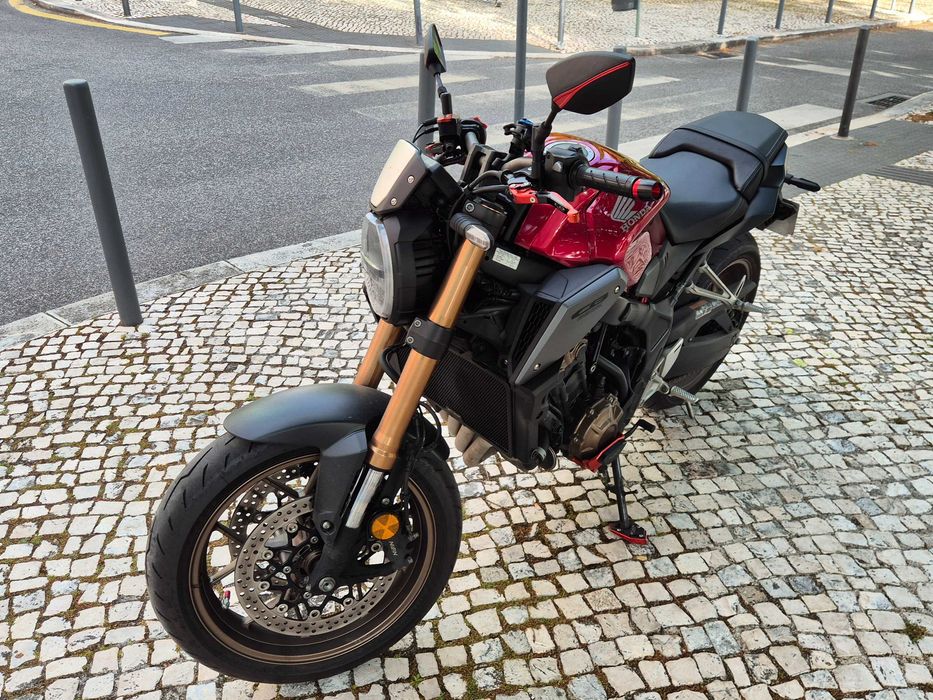 Honda CB 650 R de 2023 em estado imaculado!