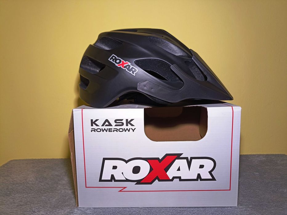 Nowy kask rowerowy -  MTB - z daszkiem - czarny mat - rozmiar M - NOWY