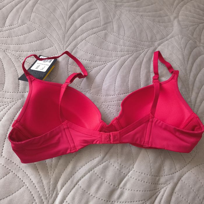 Wonderbra modelujący t-shirt bra push up stanik 80A Nowy