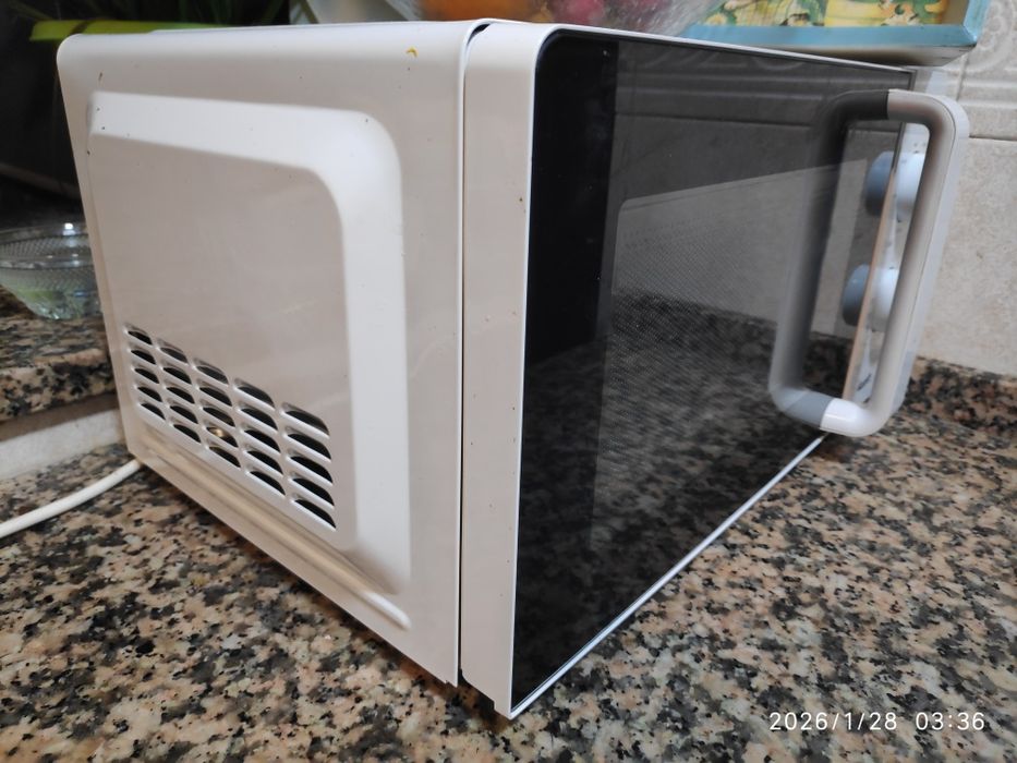 Vendo microondas muito pouco usado