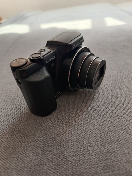 Фотоаппарат CASIO   EX ZS 200