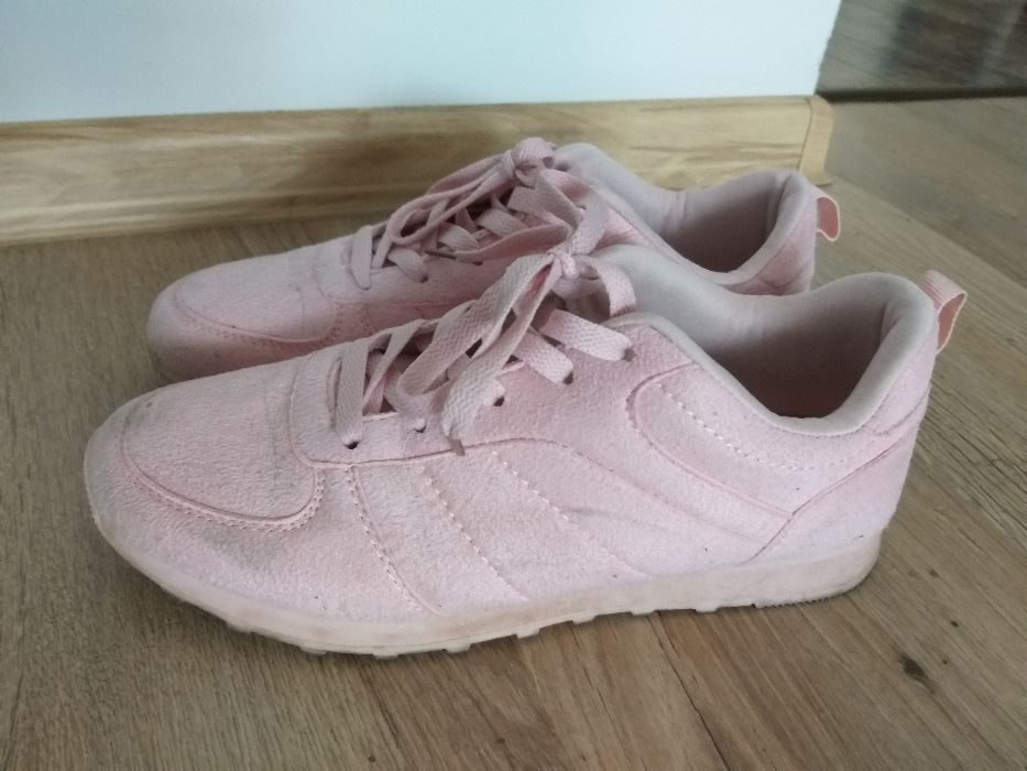sprzedam buty rozm. 39