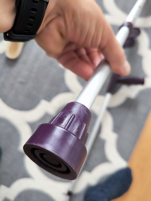 kule ortopedyczne rehabilitacyjne  inwalidzkie łokciowe regulowana wys