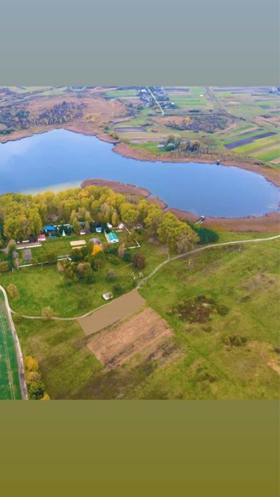 Продам земельну ділянку біля озера