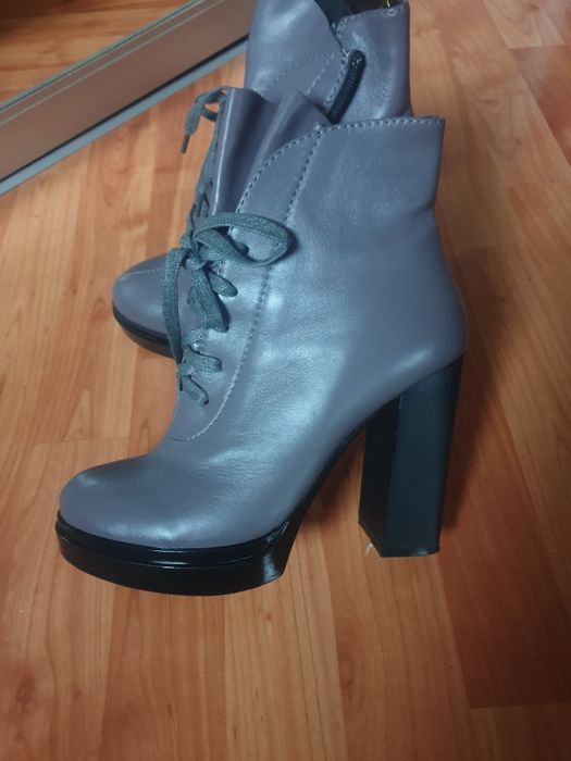 Шкіряні жіночі ботильйони