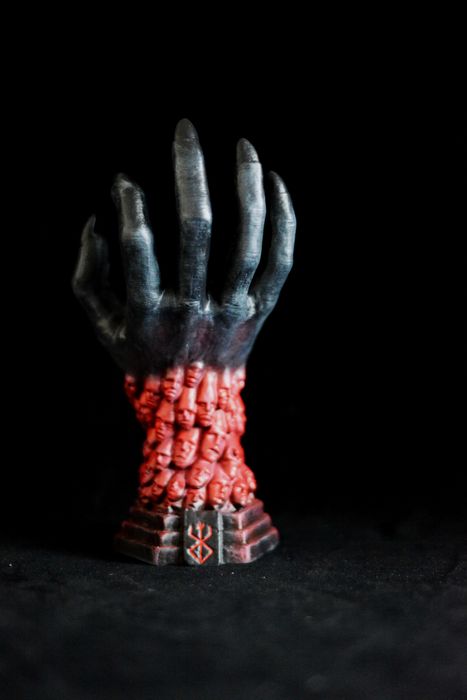 Mão de Deus – Berserk – Escultura Impresso em 3D e Pintado à Mão | NexoStudios