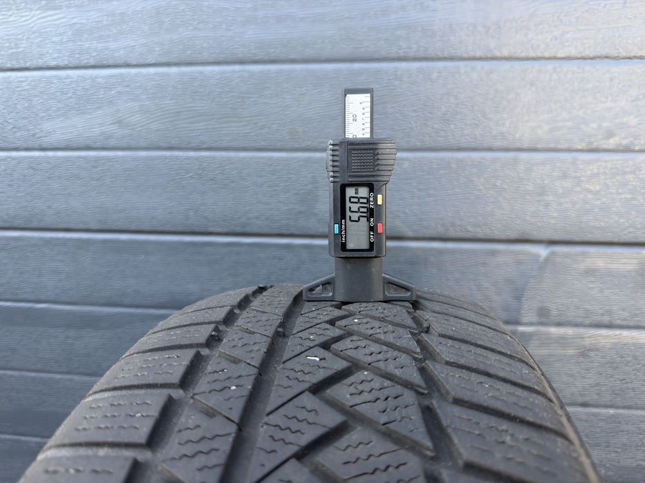 Pojedyncza opona zimowa Continental 215/55/17 98H