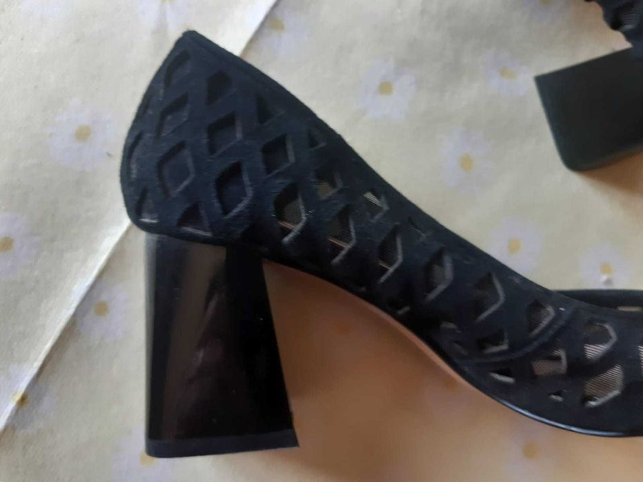 Sapatos para Senhora muito elegantes.