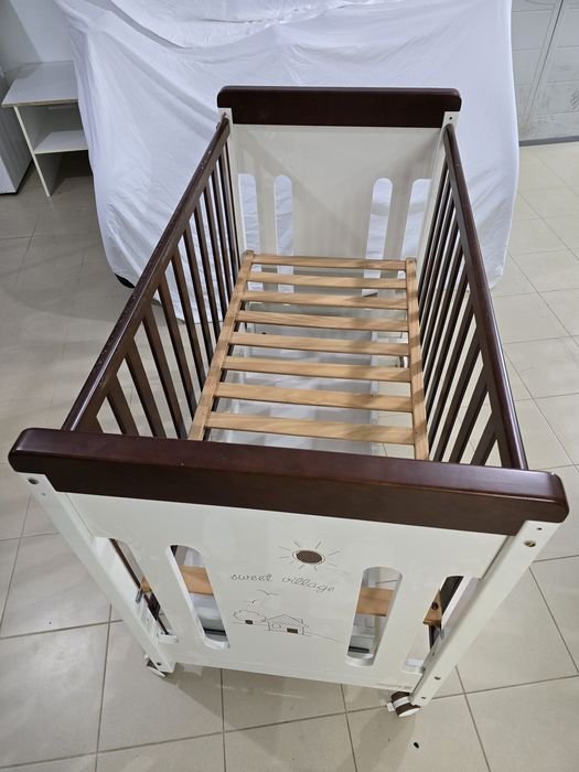 Berço + móvel com banheira (Conjunto)