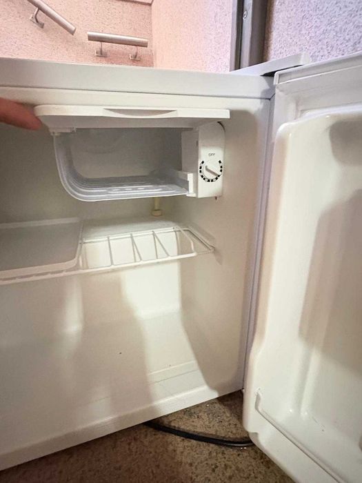 Minibar usado, estimado e em ótimas condições