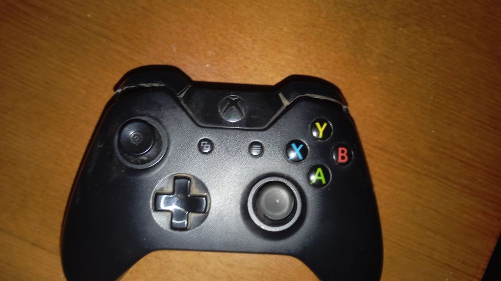 Xbox one 512 gb + fifa2020, w2k20