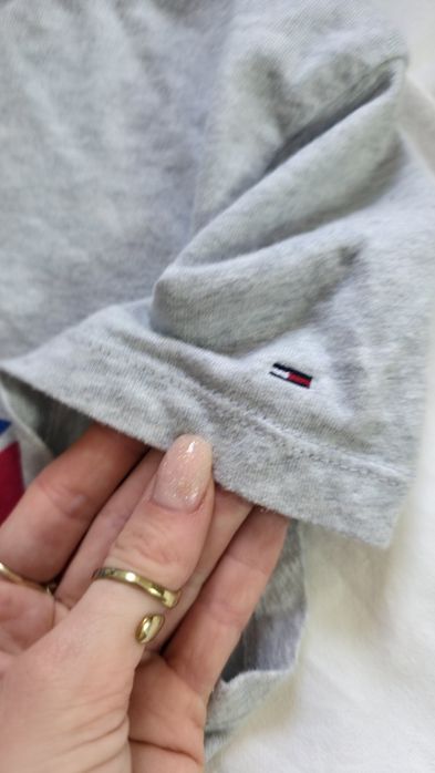 Szara koszulka tommy hilfiger tommy jeans tshirt damski