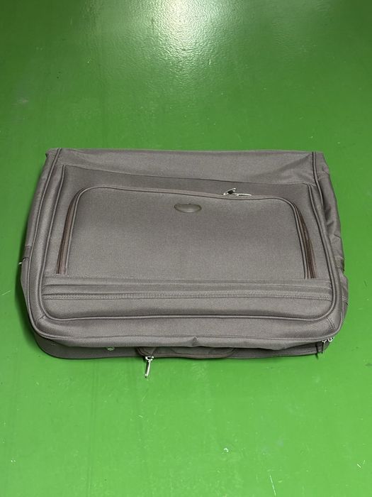 Porta-fatos Dustin | creme