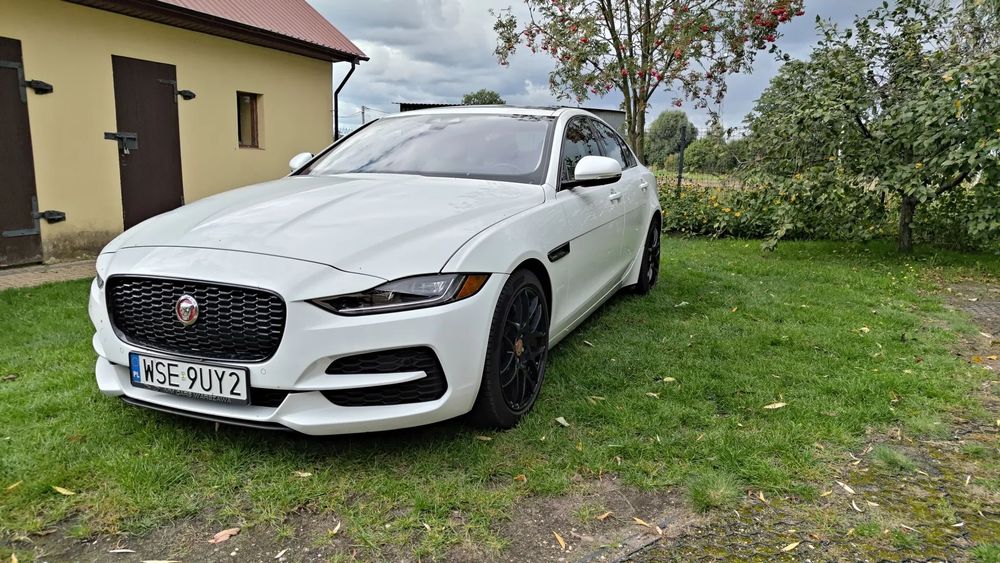 Jaguar XE