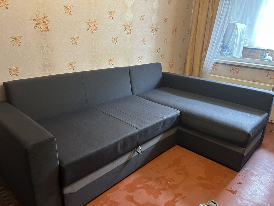 Диван кутовий,  розкладний.