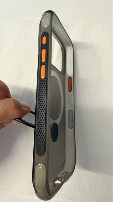 Torras Ostand Q3 Iphone 17 pro