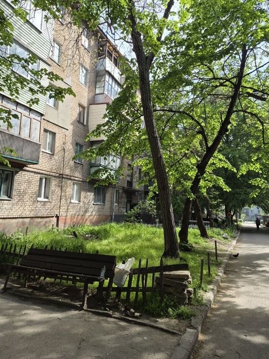 Продаётся 1 ком. квартира  Заводской р-н