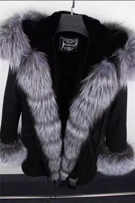 Зимняя женская парка с натуральным мехом чернобурки 2 в 1