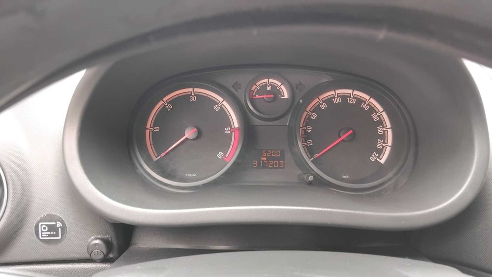 Oportunidade! OPEL Corsa D 2010 Hatchback 1.3 CDTI Diesel 75 cv / 55 kW