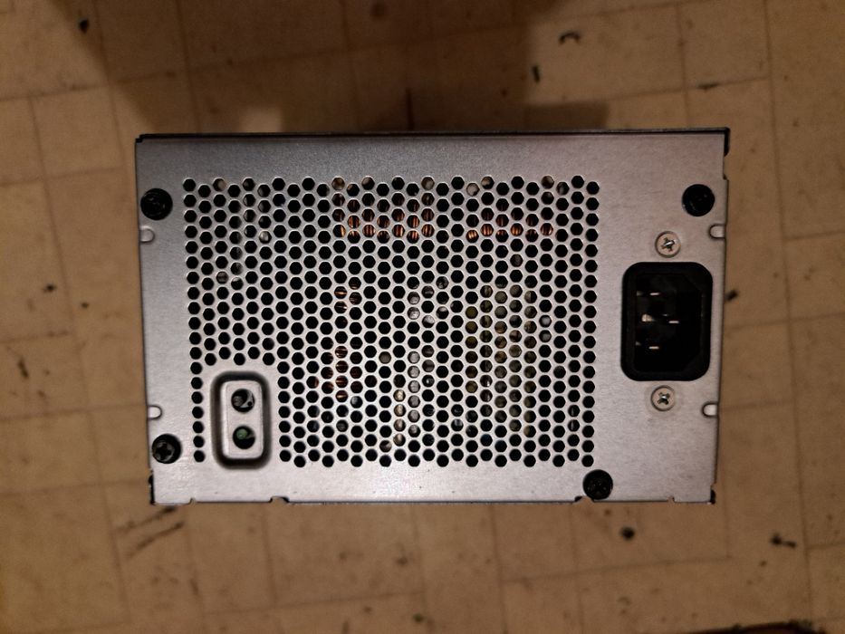 Zasilacz Dell T3500 uszkodzony