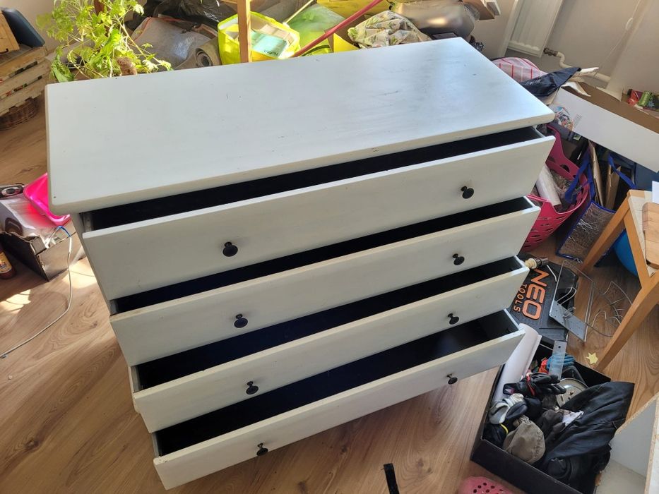 Biała komoda drewniana REZERWACJA