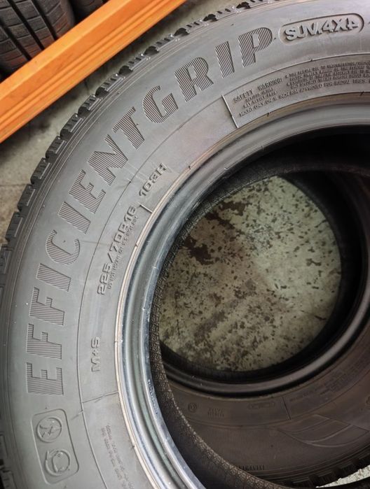 Pneus 225/70r16 Good Year Efficient Grip SUV.4x4 com 85% piso