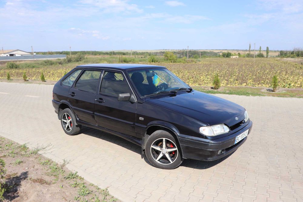 Автомобіль ВАЗ-2114