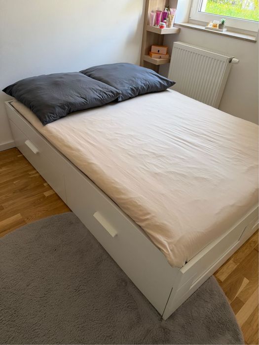 cama Ikea branca
