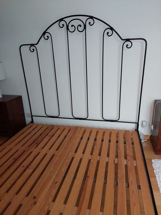 Cama casal em ferro