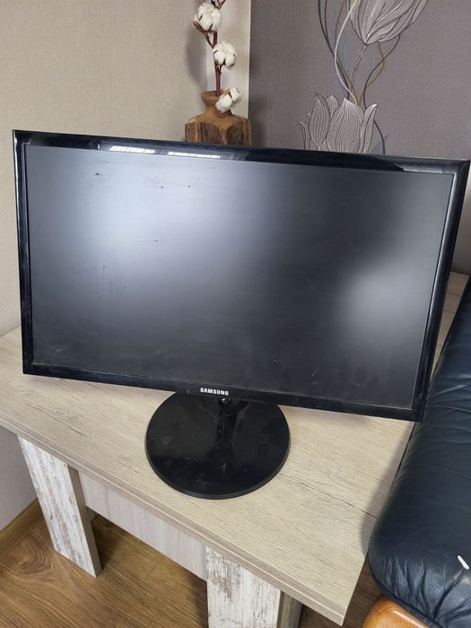 ПК Fujitsu i5-6500, 16Гб, SSD 100 ГБ, HDD 1000 Гб Монітор Клавіатура Мишка