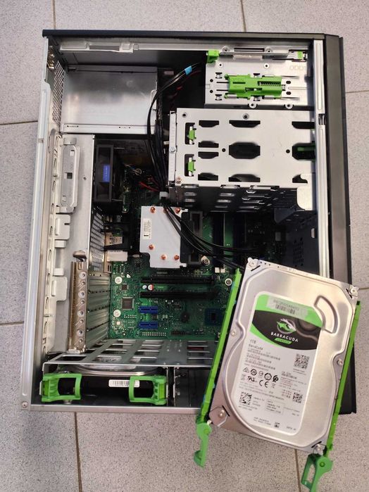 Primergy TX1310 M3 Server64284288930433123