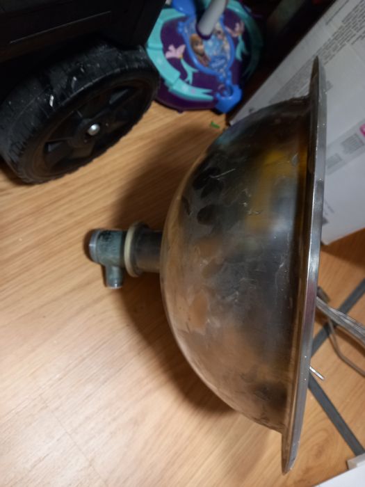 Lavatório inox com torneira