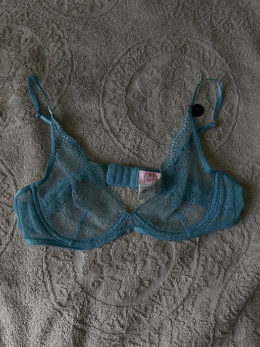 Бюст Hunkemoller