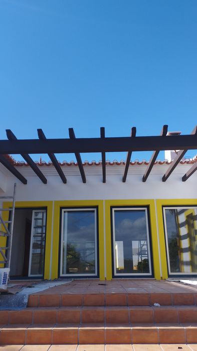 Pintura e reparações..