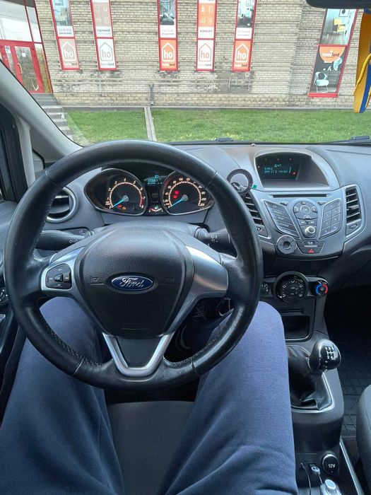 Продам Ford Fiesta 2015