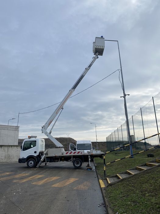 Podnośnik koszowy na busie zwyżka wynajem
