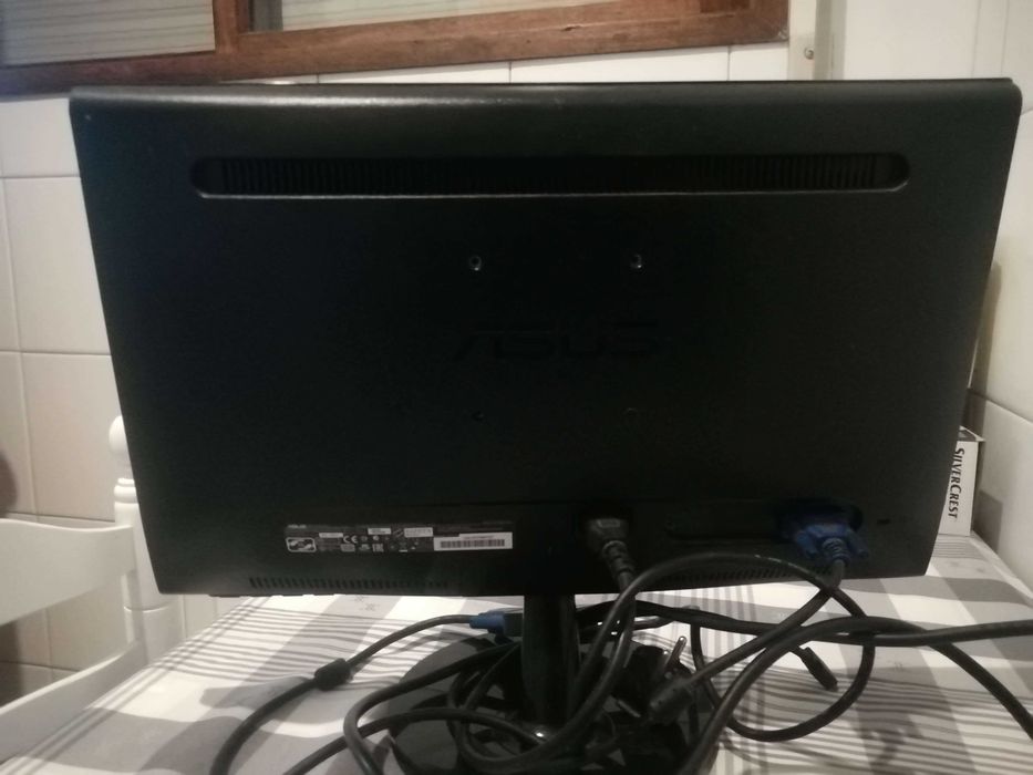 Monitor ASUS VS197DE Usado