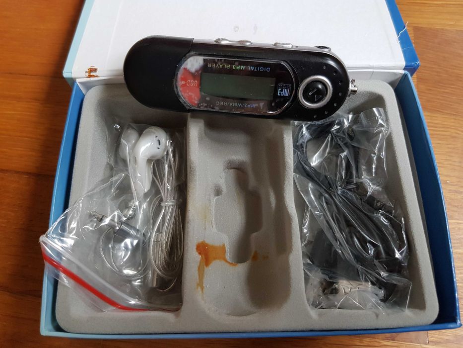 MP3 128 MB com auriculares