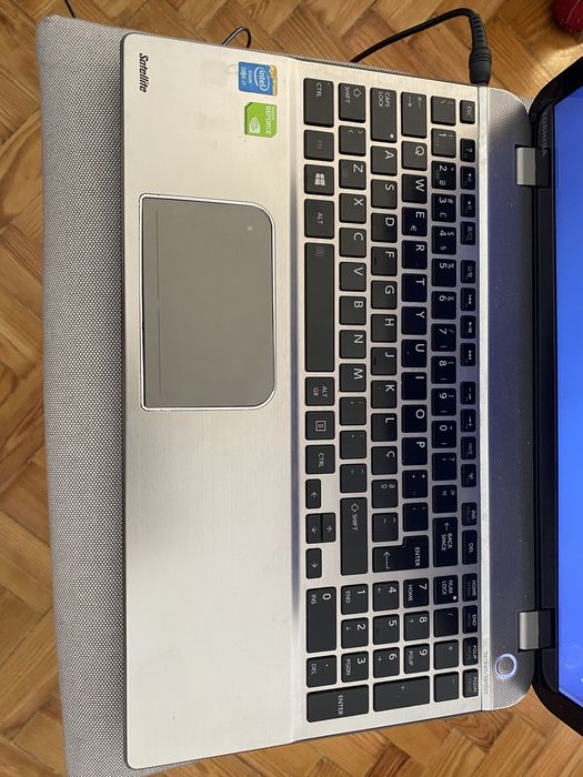 Portátil Toshiba P50-A-144